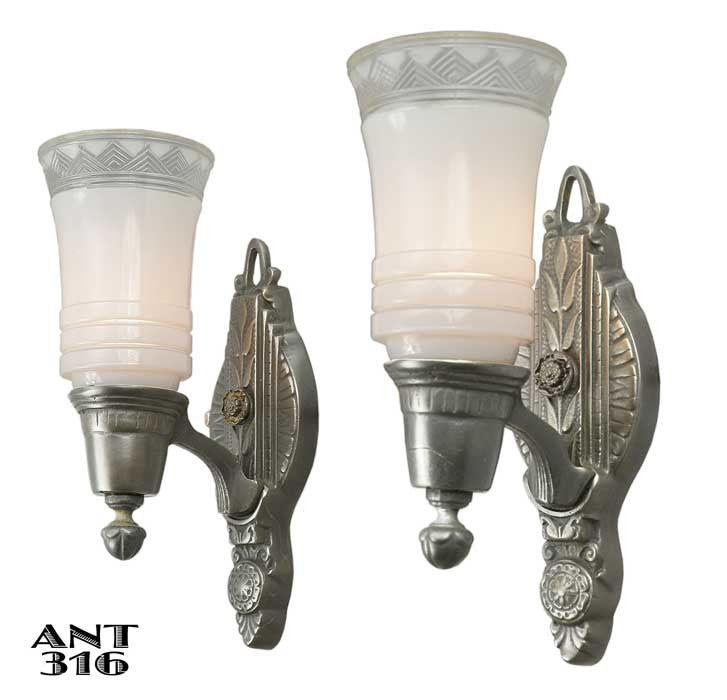 Art Deco - Lovely Pair of 1920 Deco Wall Sconces