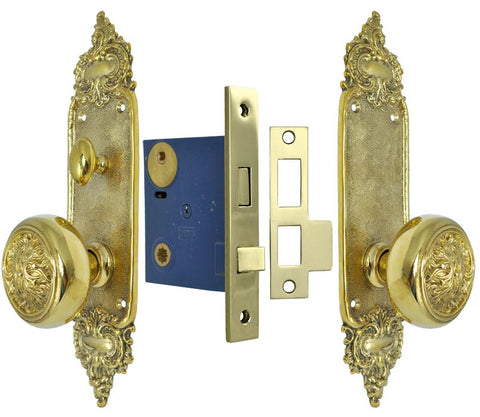 Louis Style Door Plate Passage Set with Fancy Scroll Design Doorknobs and Locking Turnlatch Mortise
