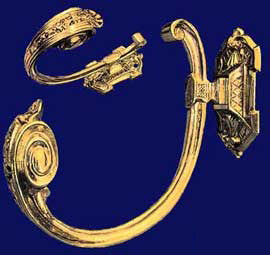 Victorian Recreated Elegant Sweeping Curtain Tieback